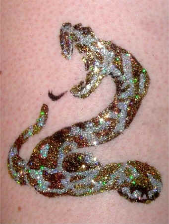GoldSnakeReversed.JPG (125580 bytes)