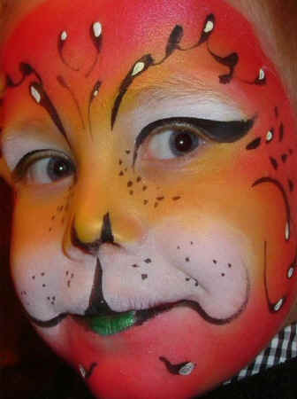 TigerOrangeGreenLeft.JPG (84262 bytes)
