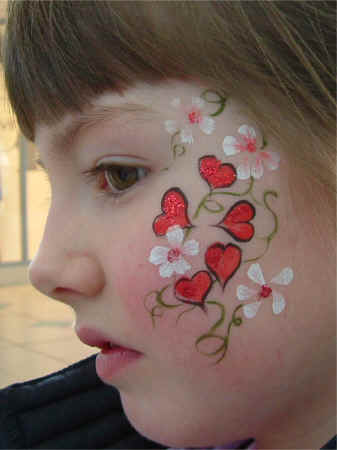 HeartsFlowersLeft.JPG (86765 bytes)