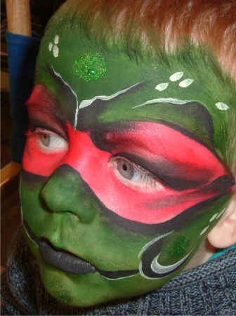 NinjaGreenLeft.JPG (119372 bytes)